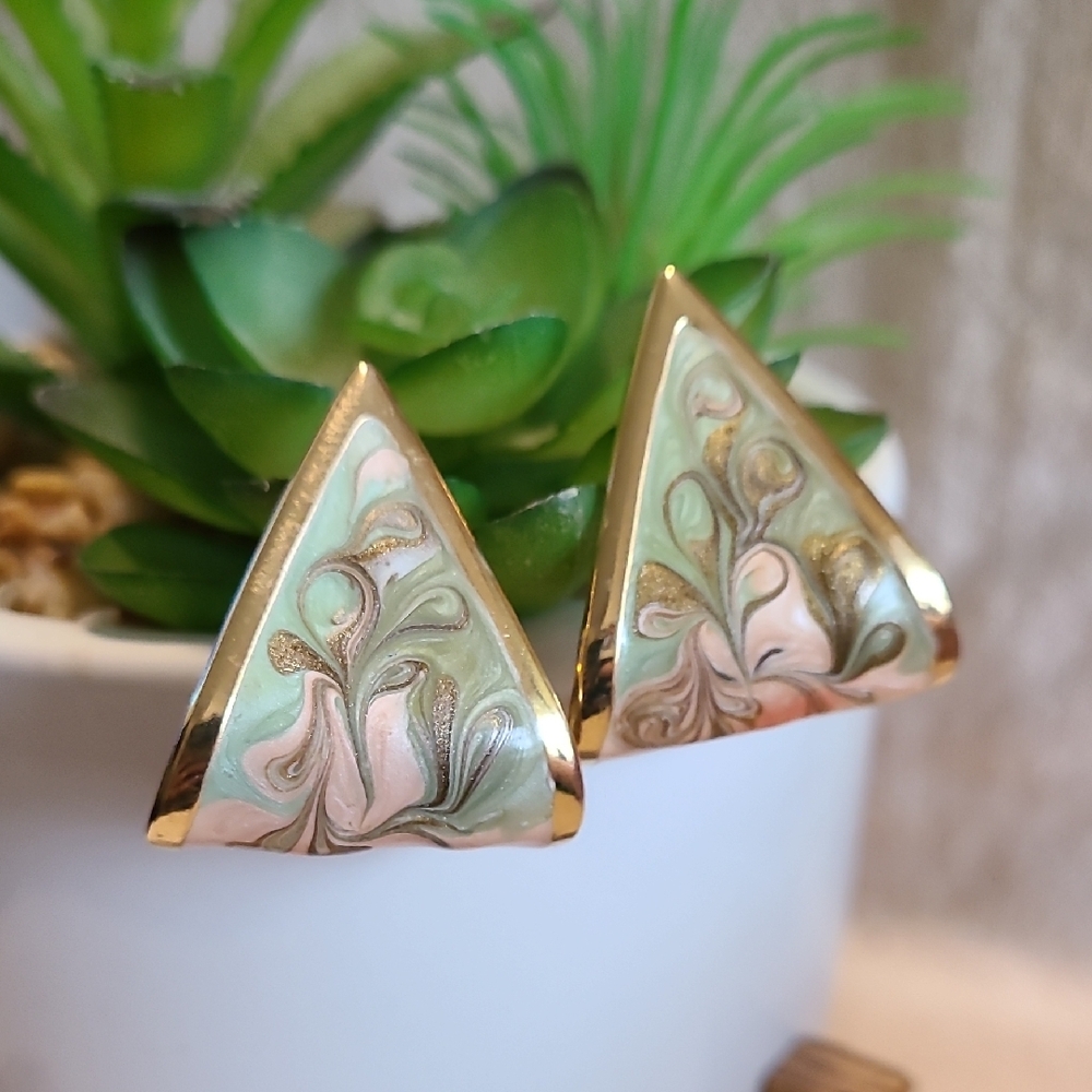 Unbranded Gold and Pastel‎ Triangle Earrings Vintage Ladies Lightweight Wedding